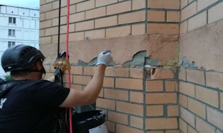 Обследование фасада здания в Новом Уренгое в октябре
